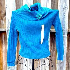 Merona teal sweater with flower brooch